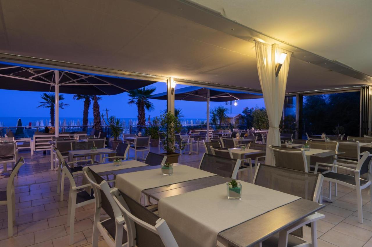 Hotel Delaville Frontemare Jesolo Extérieur photo